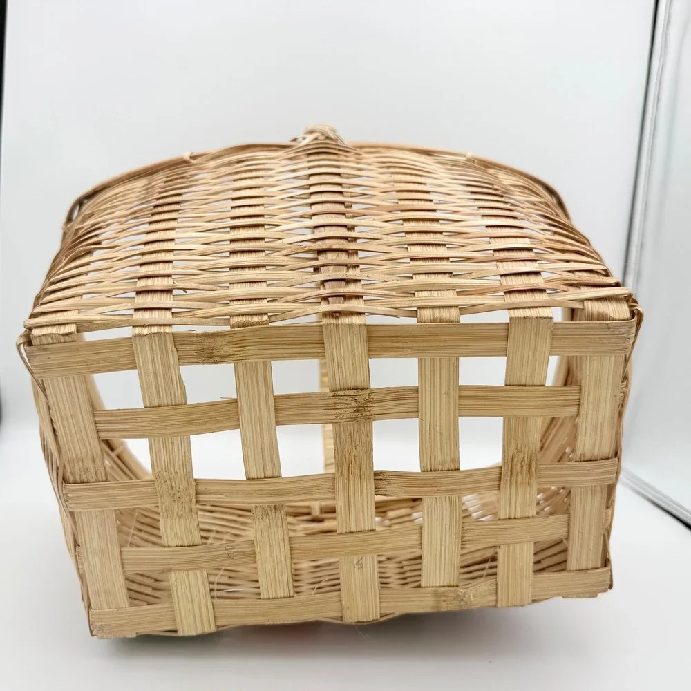 Christmas Holiday Basket with a handle‎ and decorative 
